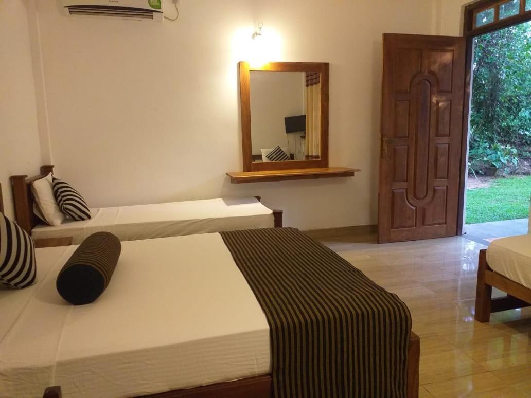 Isanka Lion Lodge Sigiriya Dış mekan fotoğraf